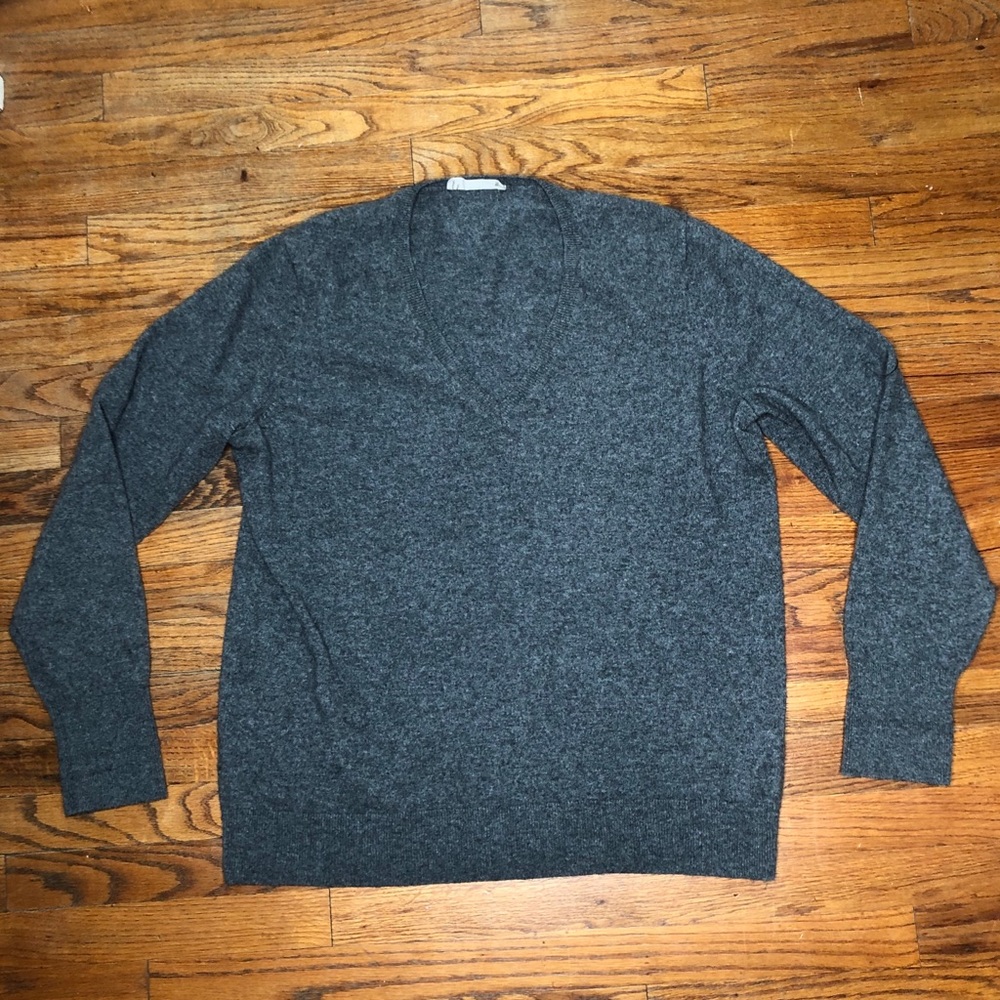 Everlane cashmere v neck sweater XL